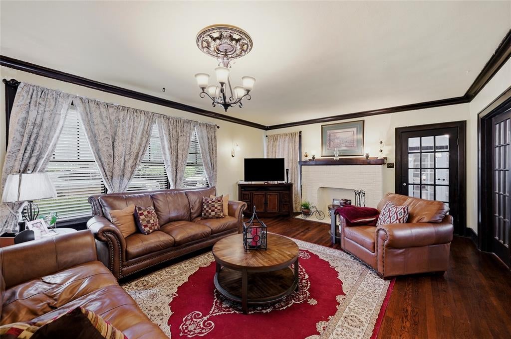 221 W 5 St, Bonham, TX 75418 photo