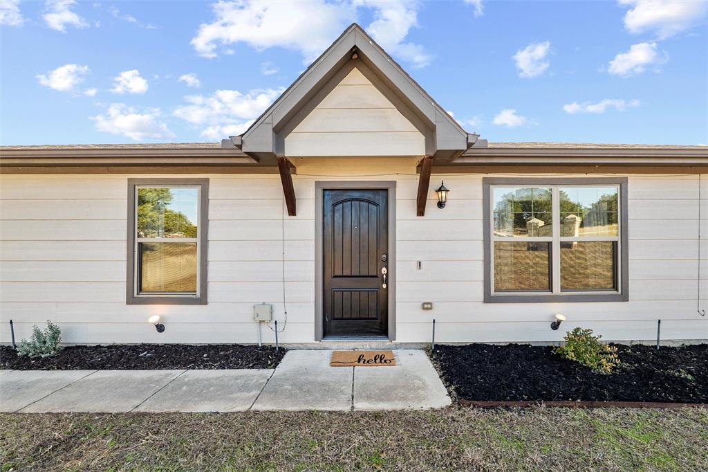 144 Emerald Dr, Weatherford, TX 76087