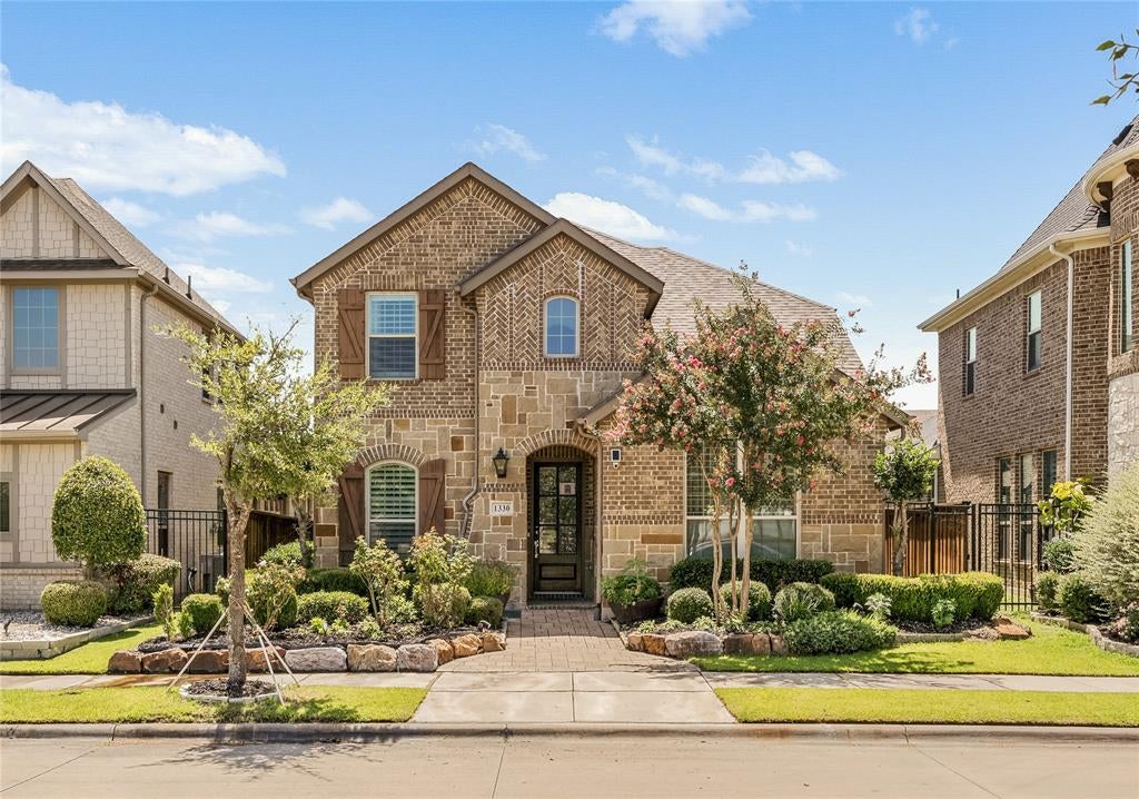 1330 Viridian Park Ln, Arlington, TX 76005