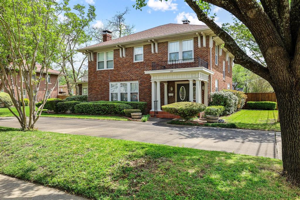 304 9 St, Bonham, TX 75418
