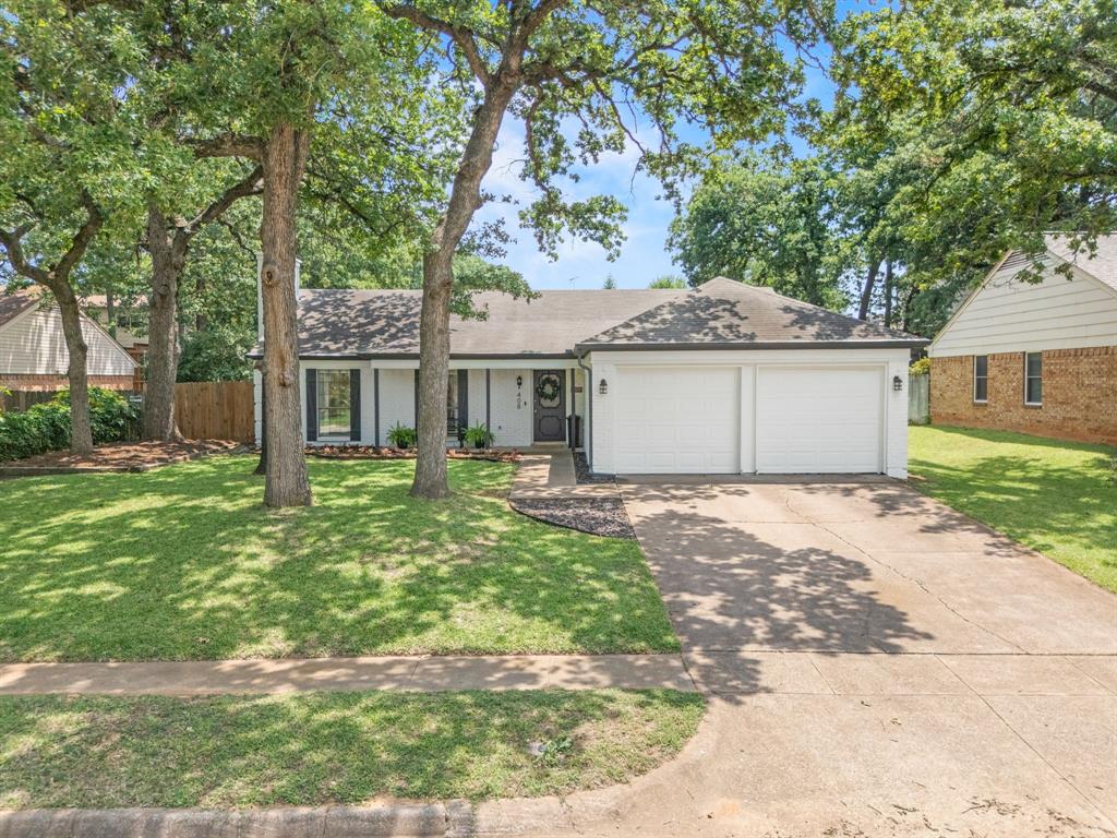 408 Thorn Wood Dr, Euless, TX 76039 photo