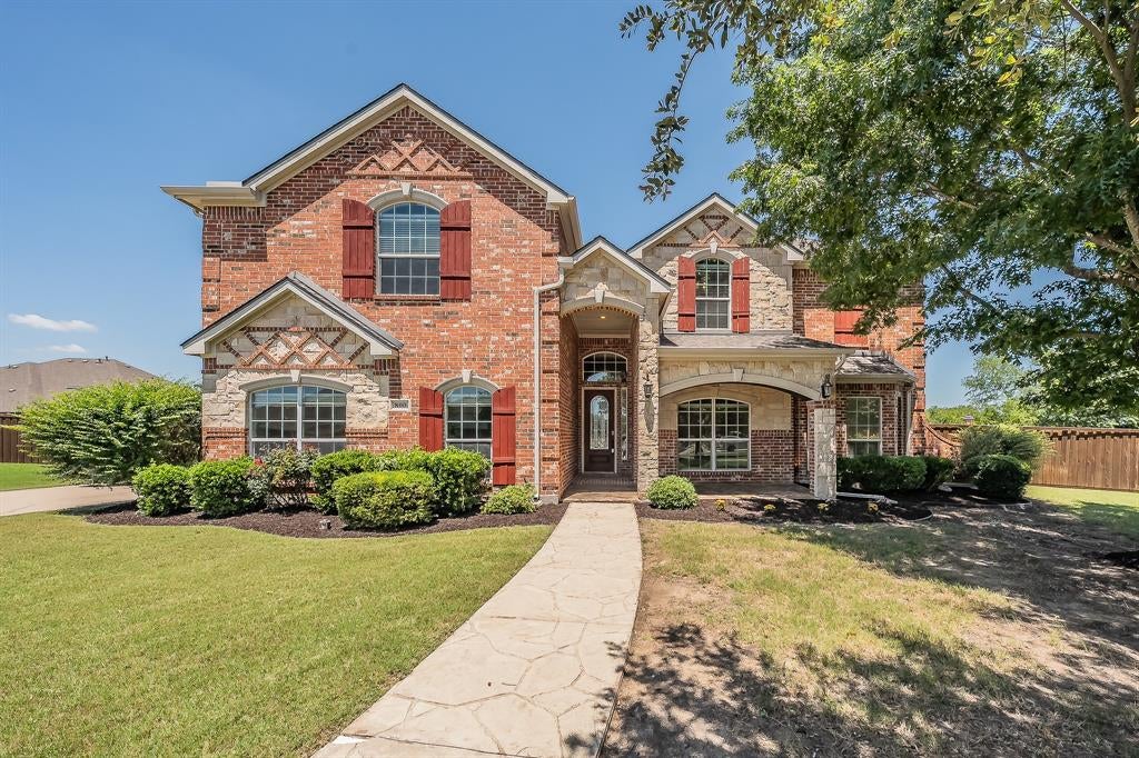 800 Oriole Dr, Forney, TX 75126