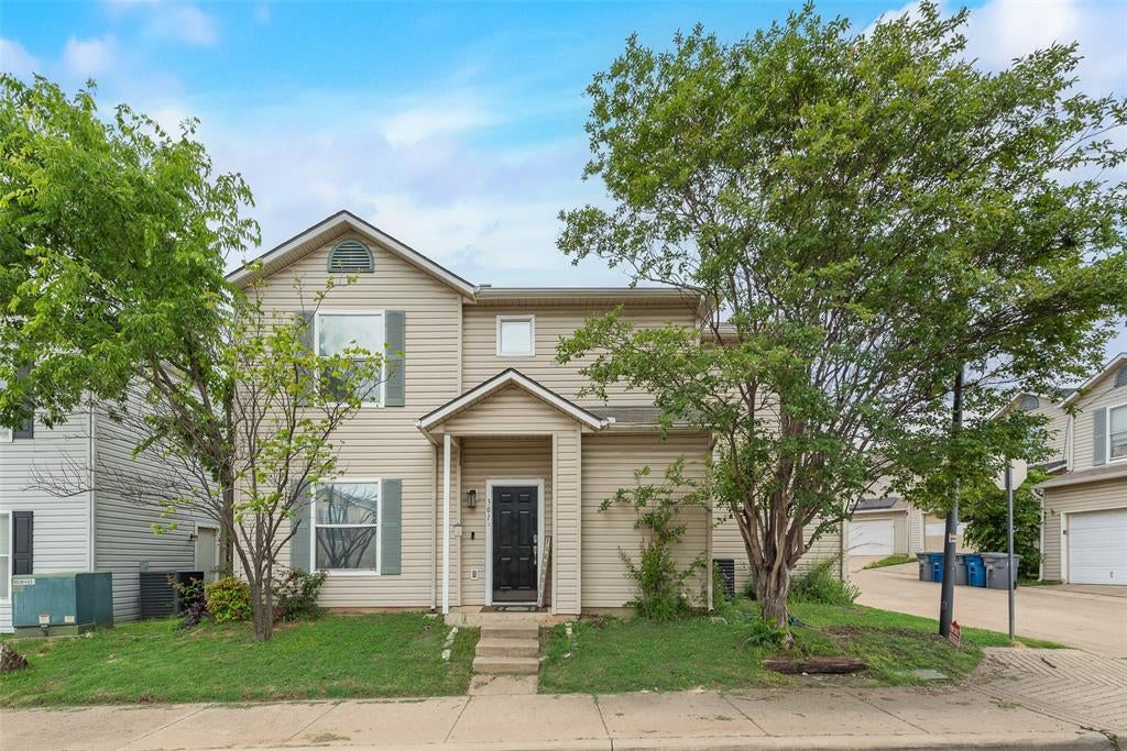 301 Ensenada Plz, Dallas, TX 75211