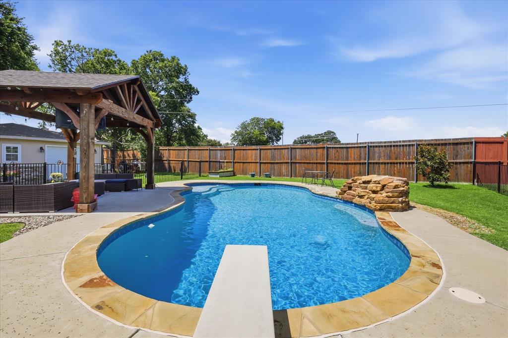 405 Lantern Rdg, Mansfield, TX 76063 photo