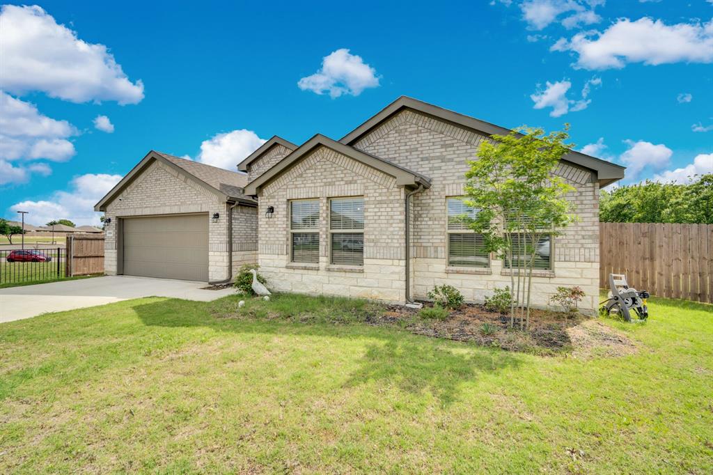 500 Jolie Ct, Joshua, TX 76058
