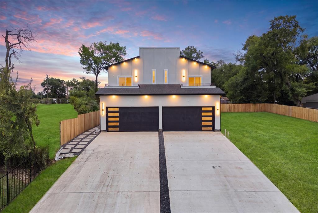 520 Woodbine Ave, Dallas, TX 75203