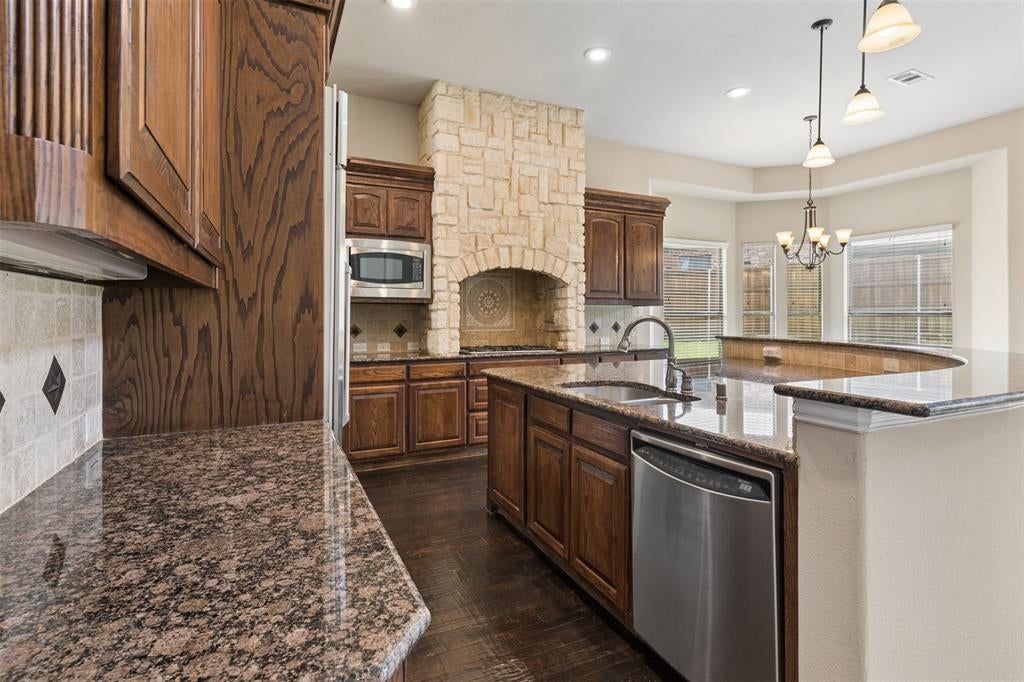 4136 Choctaw Dr, Carrollton, TX 75010 photo