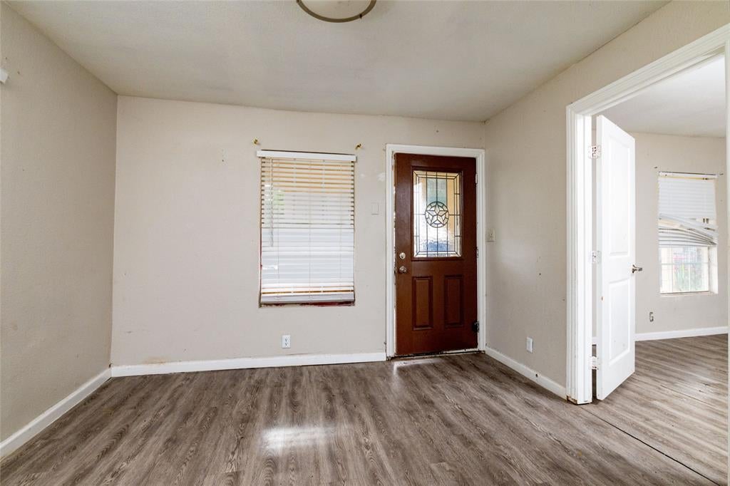 3219 N Winnetka Ave, Dallas, TX 75212 photo