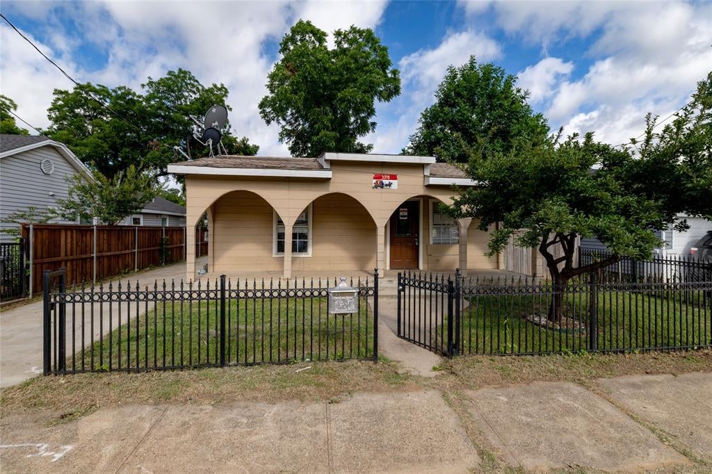 3219 Winnetka Ave, Dallas, TX 75212