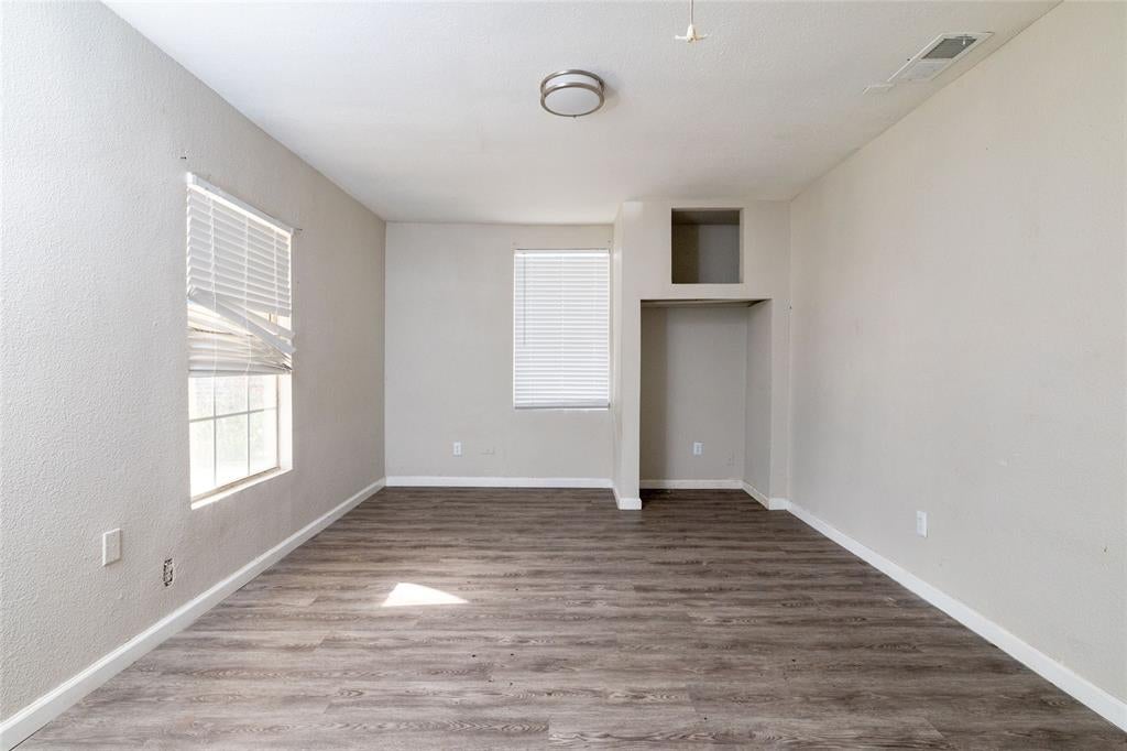 3219 N Winnetka Ave, Dallas, TX 75212 photo