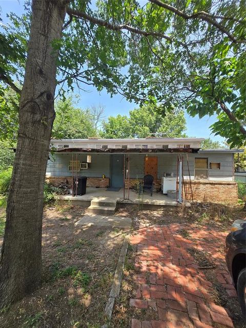 Single Family Residence in Azle TX 7160 Camp Street.jpg