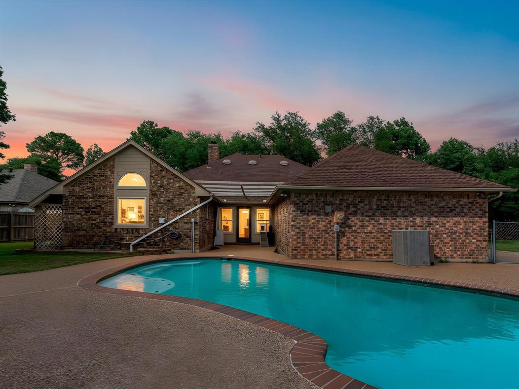 102 Kings Pl, Joshua, TX 76058