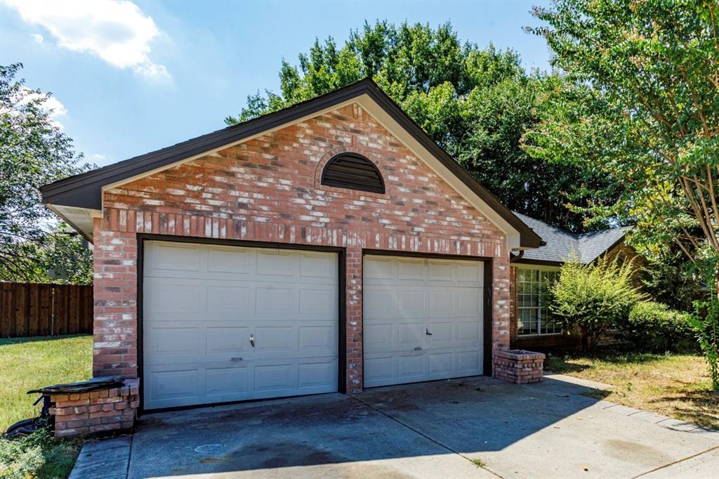 1215 Hyde Park Dr, Mckinney, TX 75069 photo