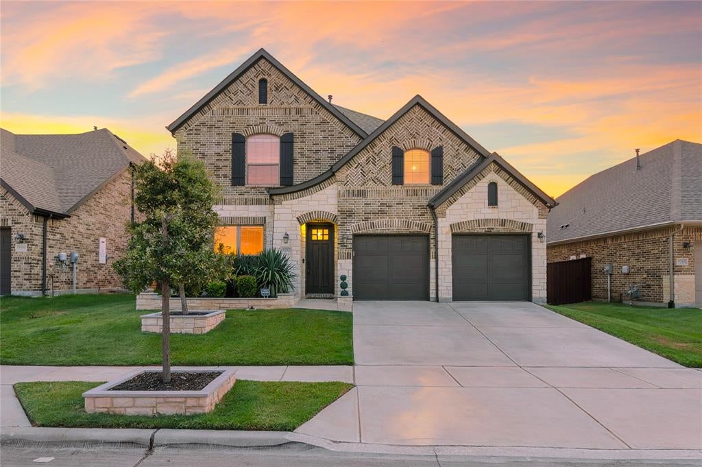 9204 Armadillo Trl, North Richland Hills, TX 76182