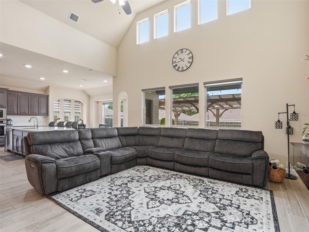 521 Ridgewater Trl, Fort Worth, TX 76131 photo