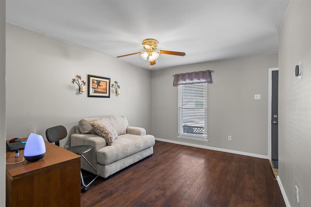 1019 Woodmere Dr, Lewisville, TX 75067 photo