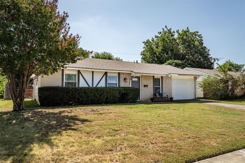 1019 Woodmere Dr, Lewisville, TX 75067 photo