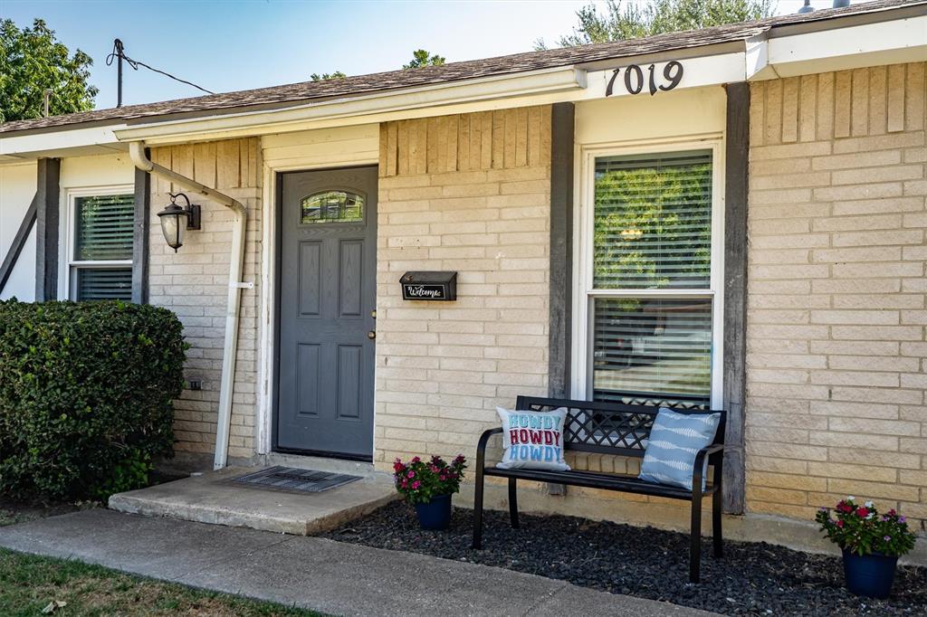1019 Woodmere Dr, Lewisville, TX 75067 photo
