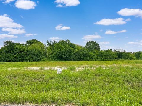 Unimproved Land in Weatherford TX 2004 Silver Sage Trail.jpg