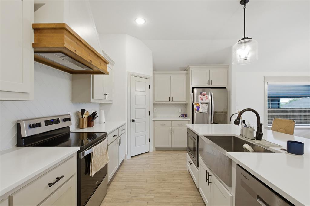 924 Rodgers Ave, Godley, TX 76044 photo