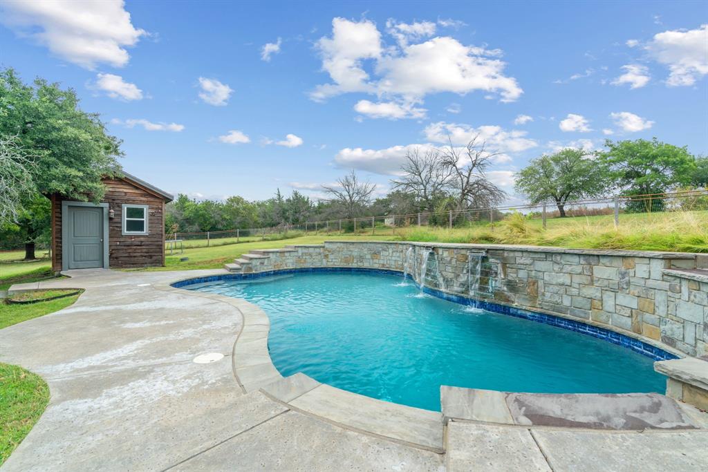 217 Naibara Trl, Weatherford, TX 76088 photo