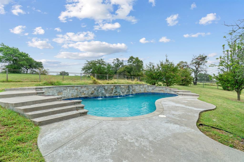 217 Naibara Trl, Weatherford, TX 76088