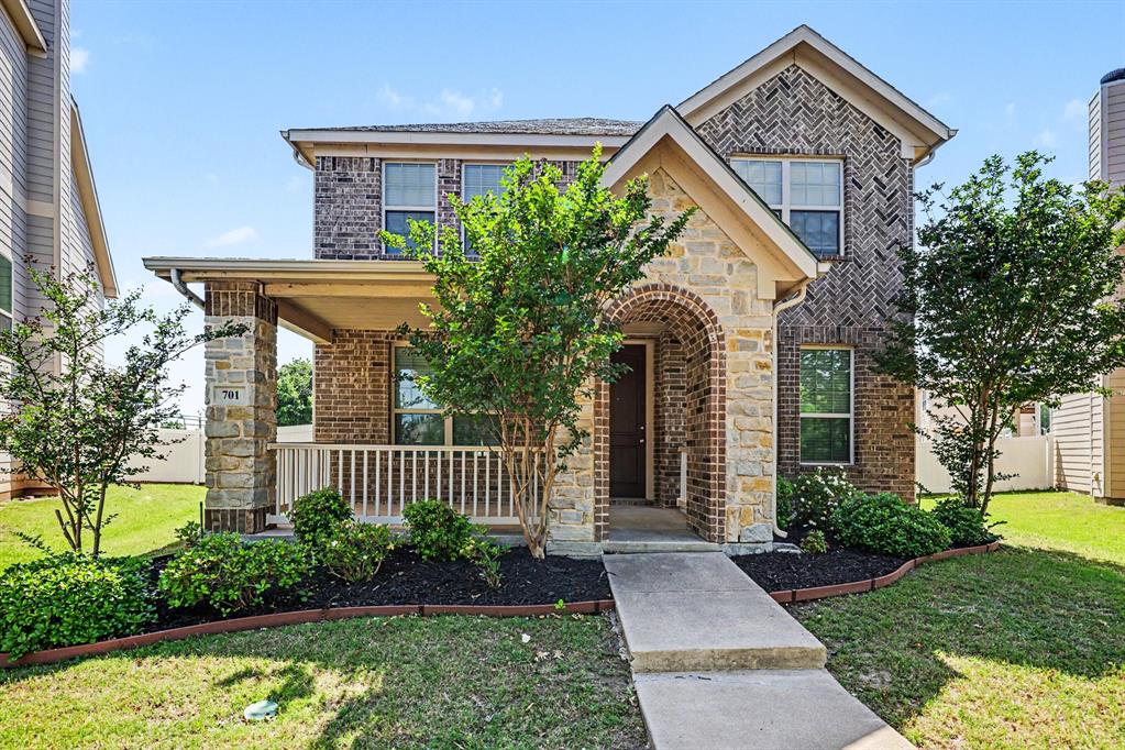 701 Whitemarsh Dr, Aubrey, TX 76227