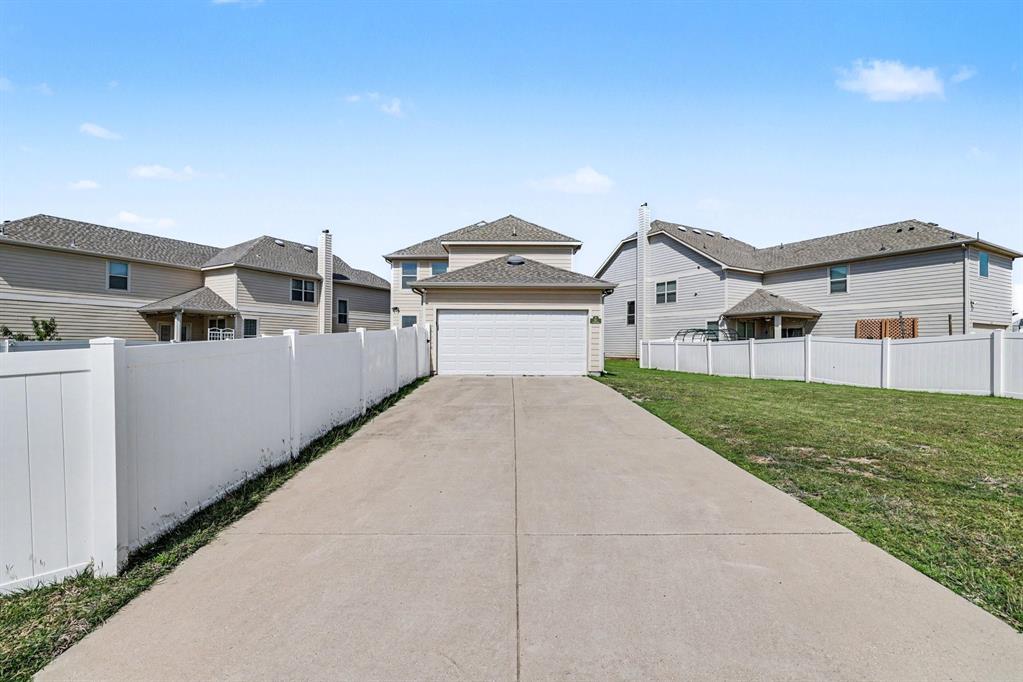 701 Whitemarsh Dr, Aubrey, TX 76227 photo