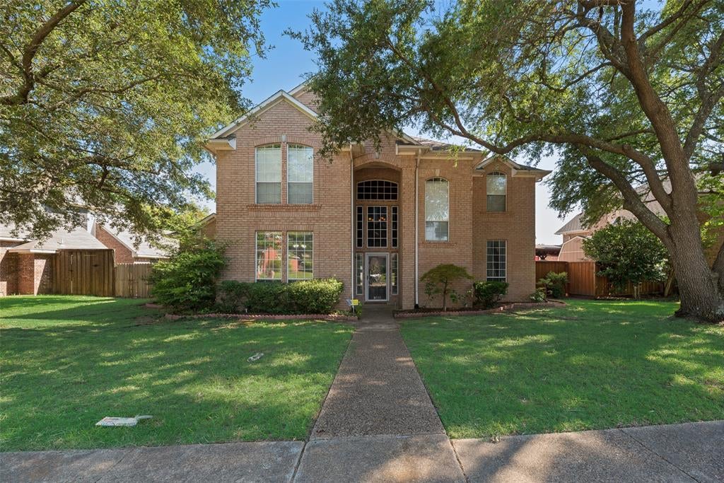 9018 Clearlake Dr, Rowlett, TX 75088