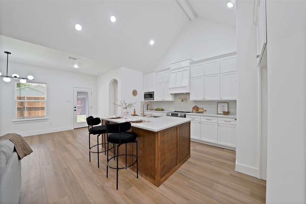 1021 E Richmond Ave, Fort Worth, TX 76104 photo