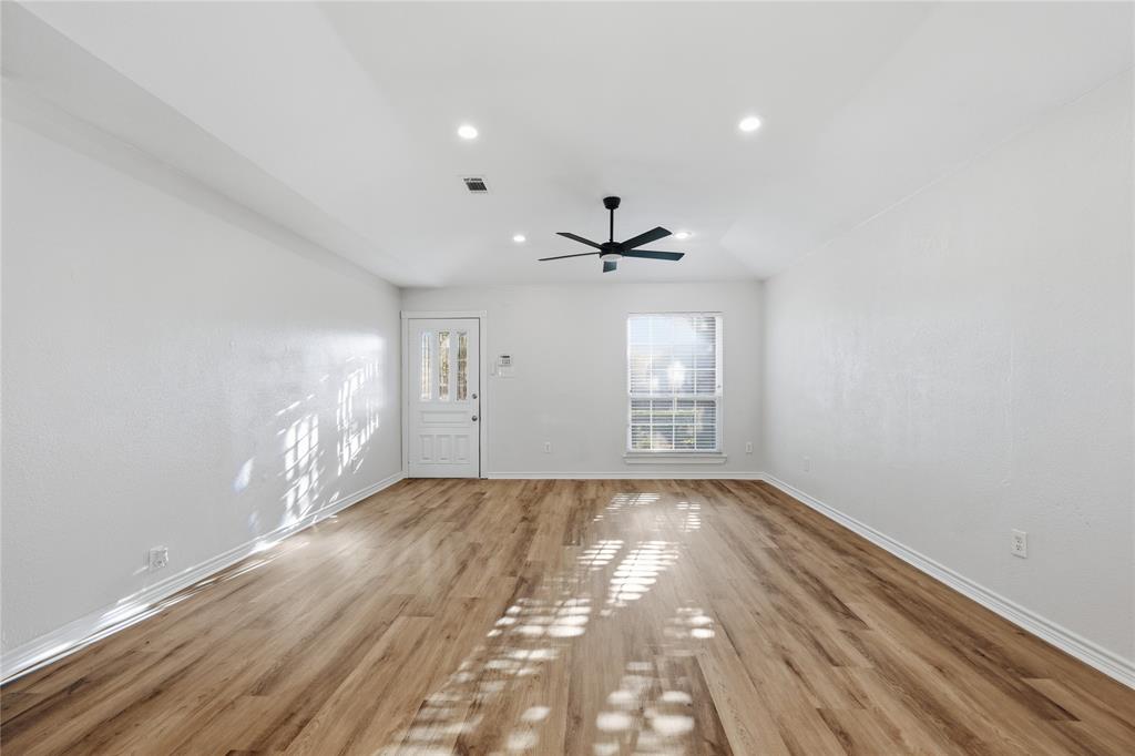 2740 Cancun Ln, Dallas, TX 75287 photo