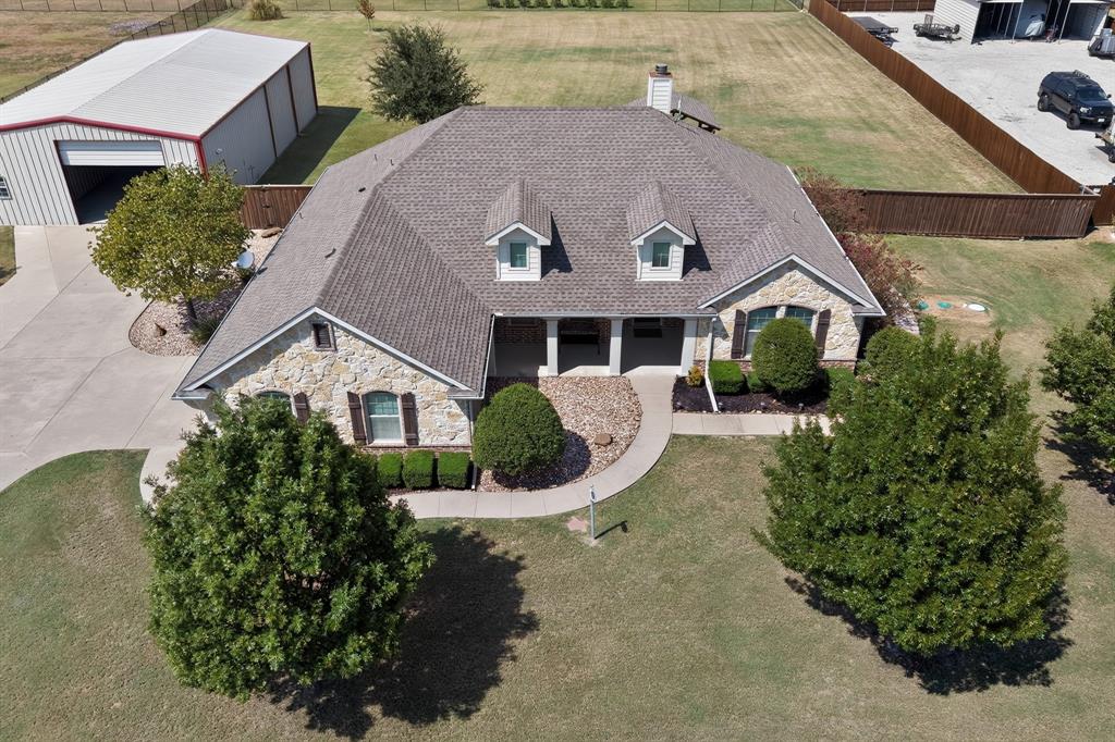 320 Brooks Dr, Nevada, TX 75173