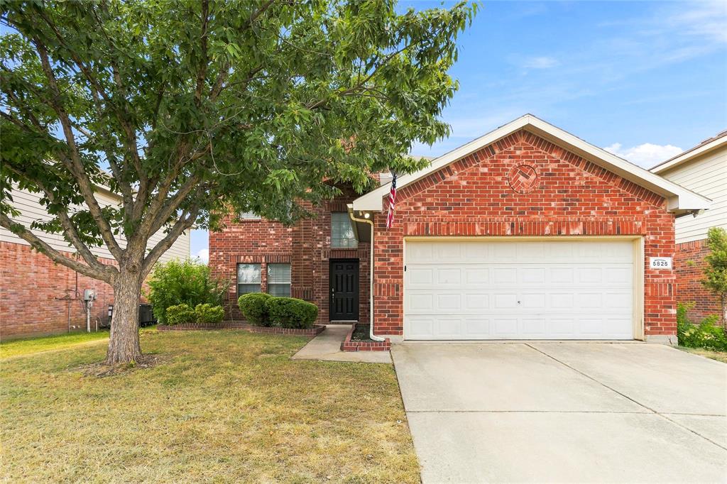 5825 Show Master Ln, Fort Worth, TX 76179