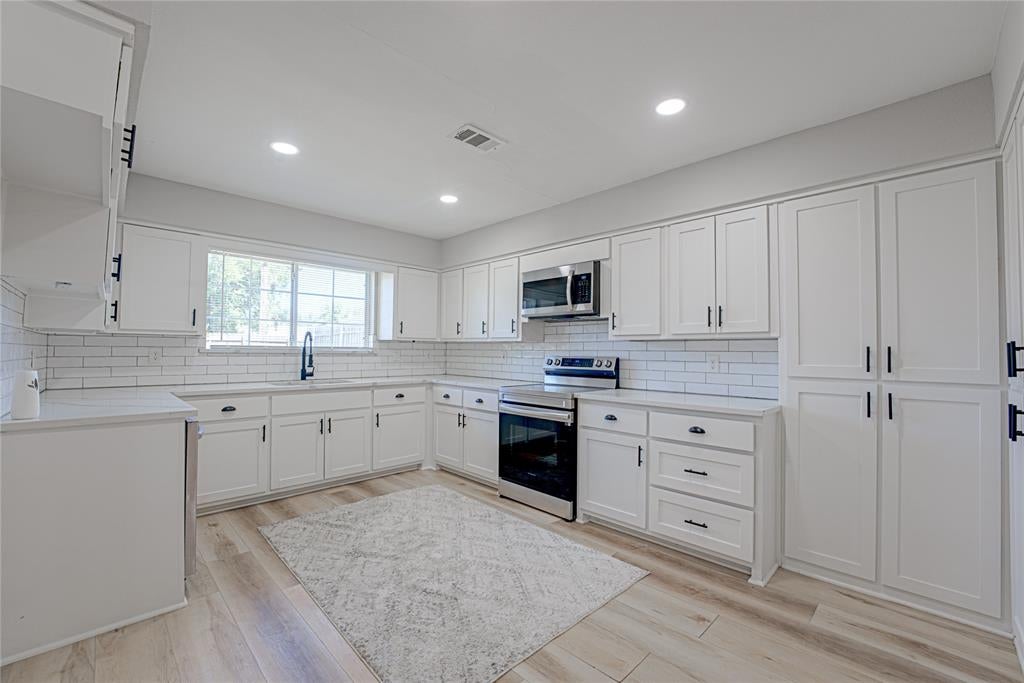 3217 Centennial Dr, Garland, TX 75042