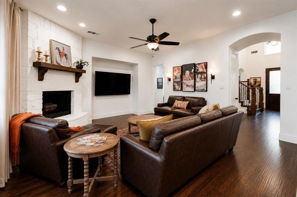 8700 Scarlet Trl, Lantana, TX 76226 photo