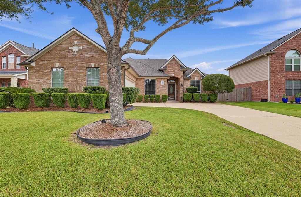 5812 Orchard Trail Dr, Pearland, TX 77581