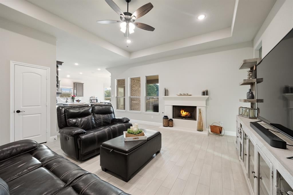 1802 Golden Meadow Ct, Cleburne, TX 76033 photo