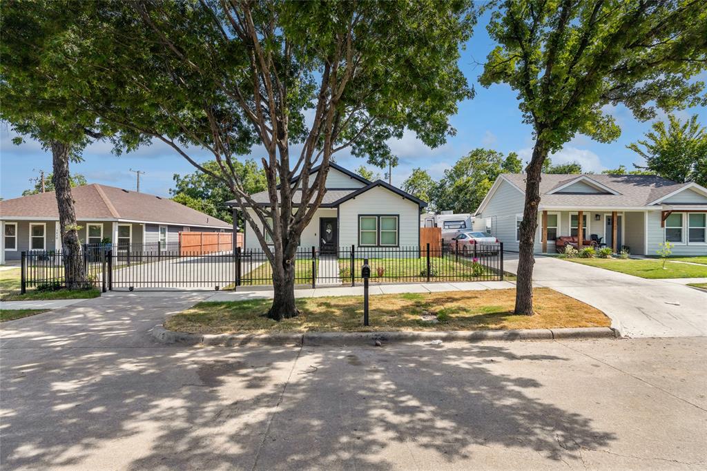 1404 Cannon St, Fort Worth, TX 76104