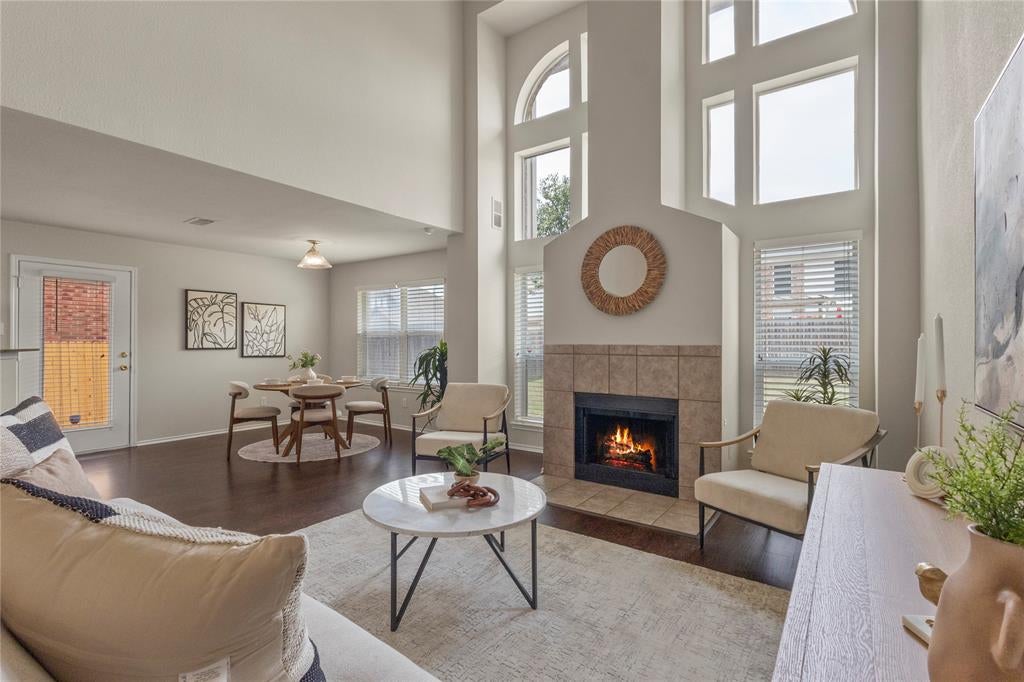 7100 Livingston Dr, Denton, TX 76210