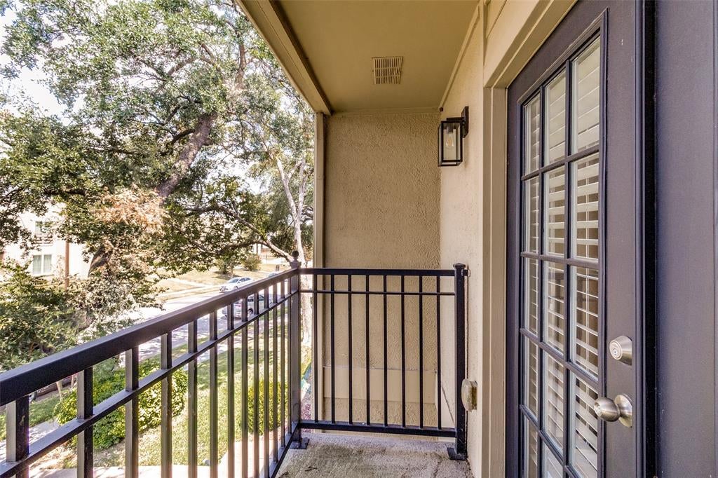 9480 Timberleaf Dr, Dallas, TX 75243 photo