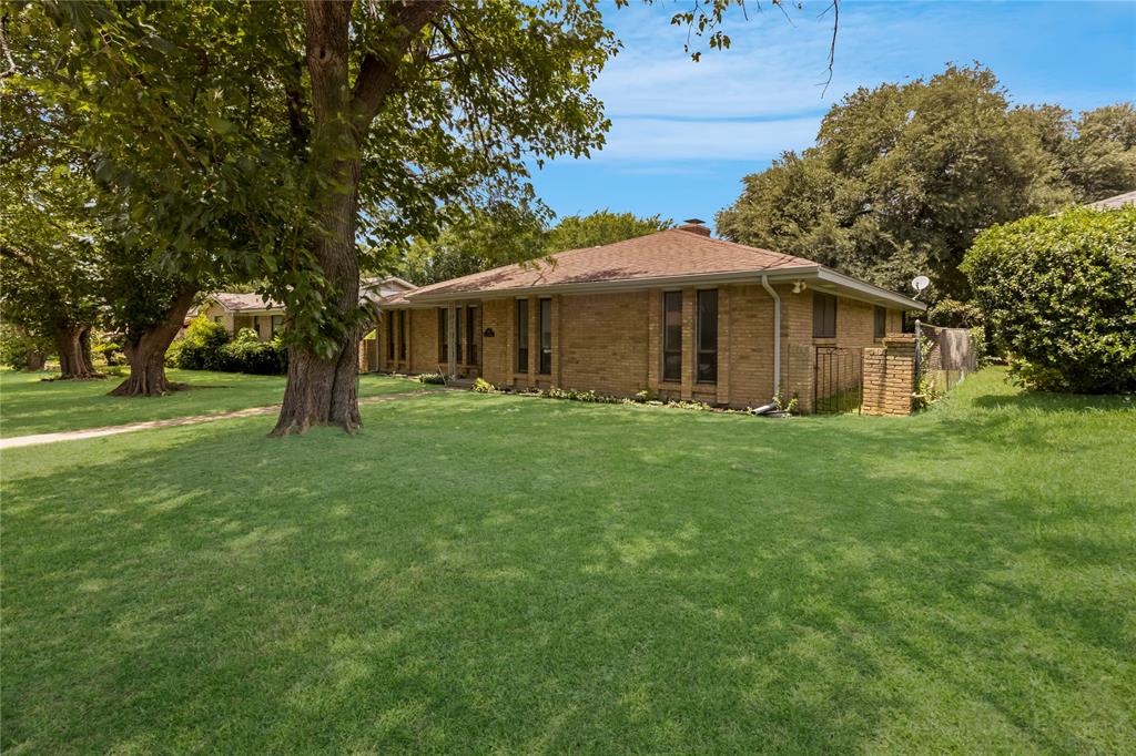 631 E Cherry St, Duncanville, TX 75116 photo