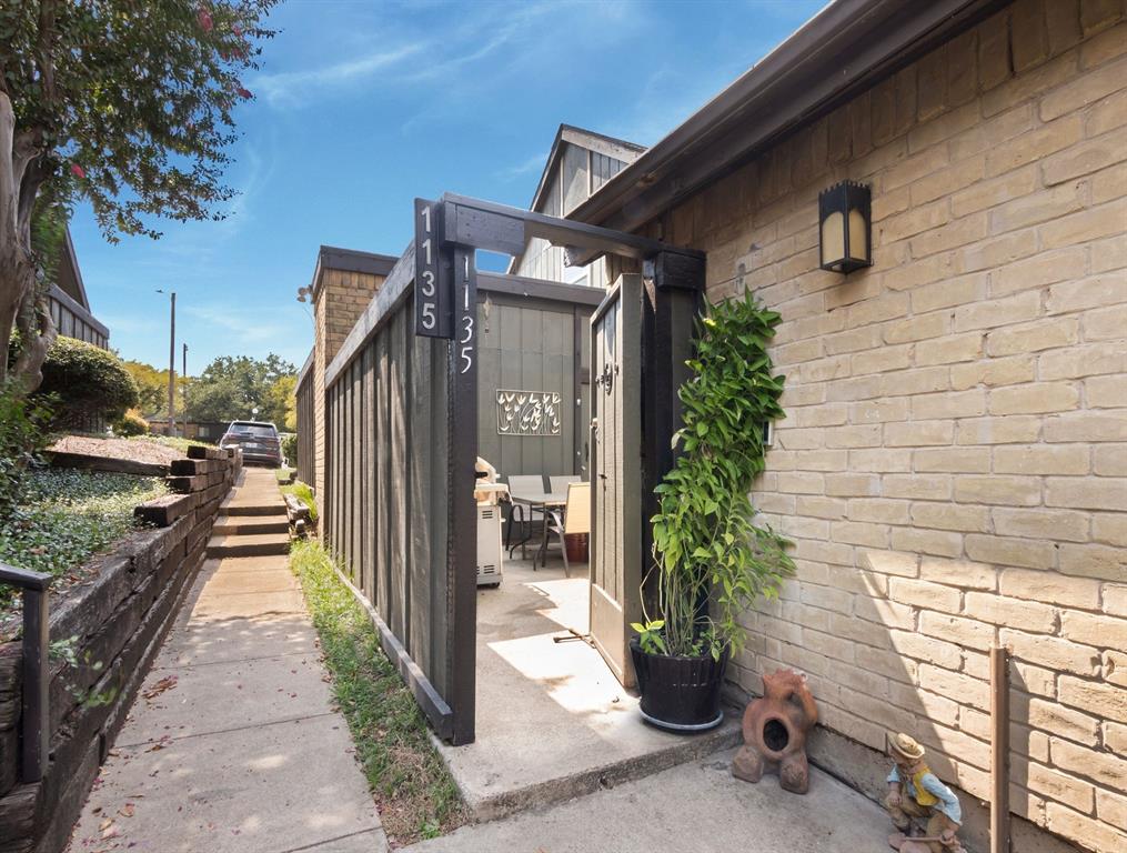 4655 Country Creek Dr, Dallas, TX 75236