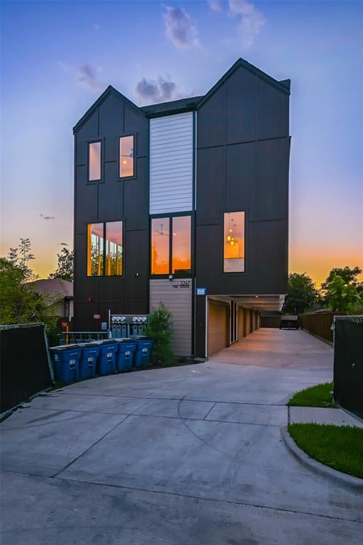 2247 Mail Ave, Dallas, TX 75235 photo