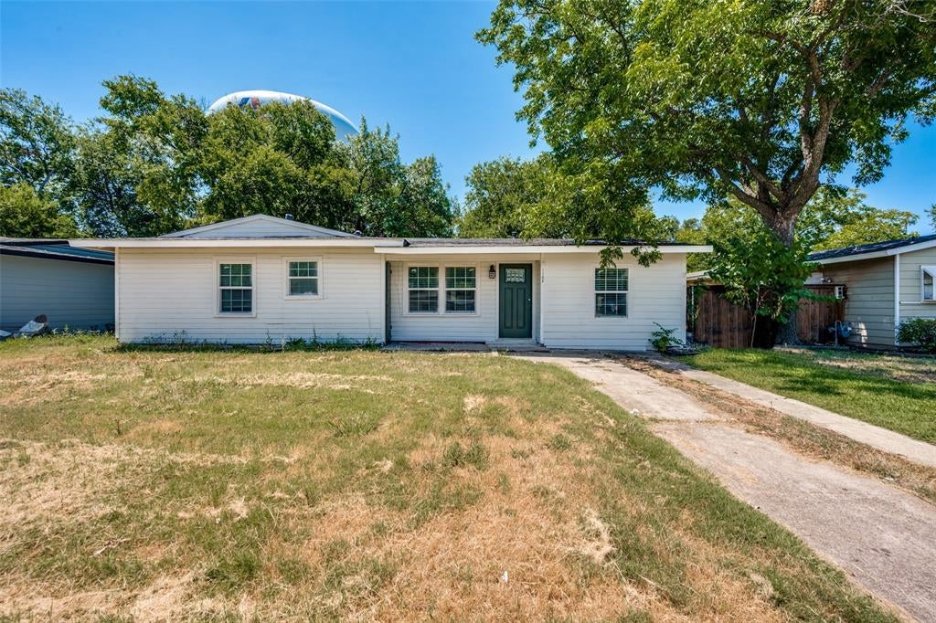 1102 Lovers Ln, Arlington, TX 76010