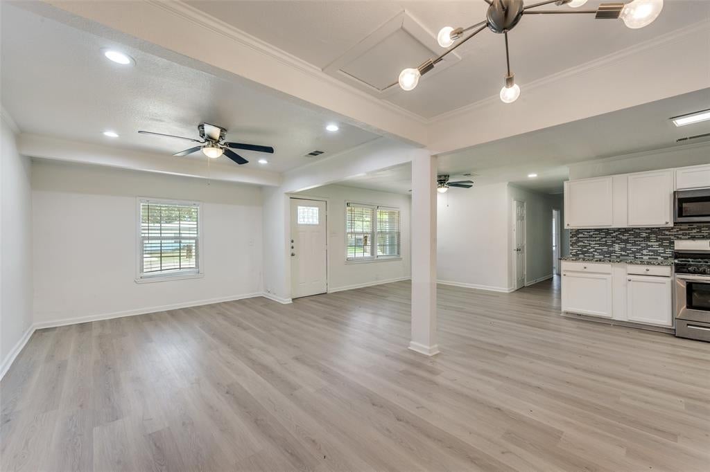 1102 E Lovers Ln, Arlington, TX 76010 photo