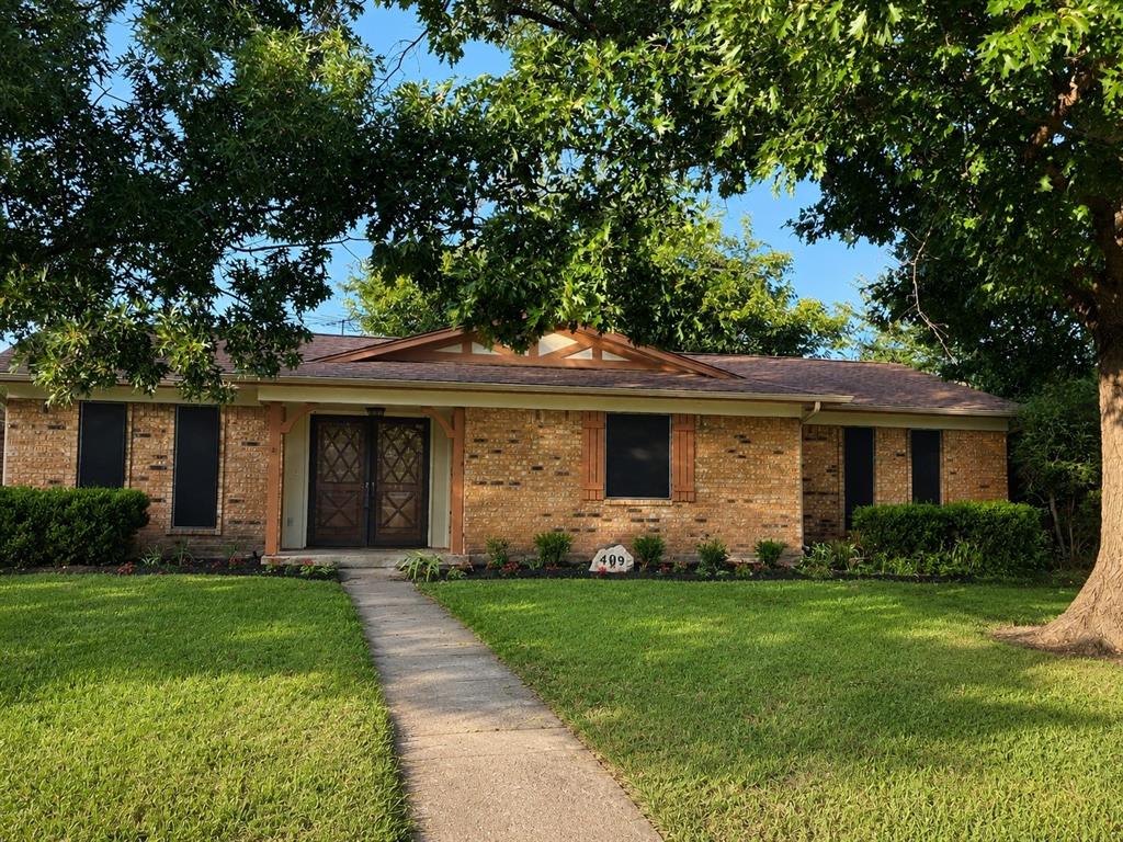 409 Colonial Dr, Garland, TX 75043
