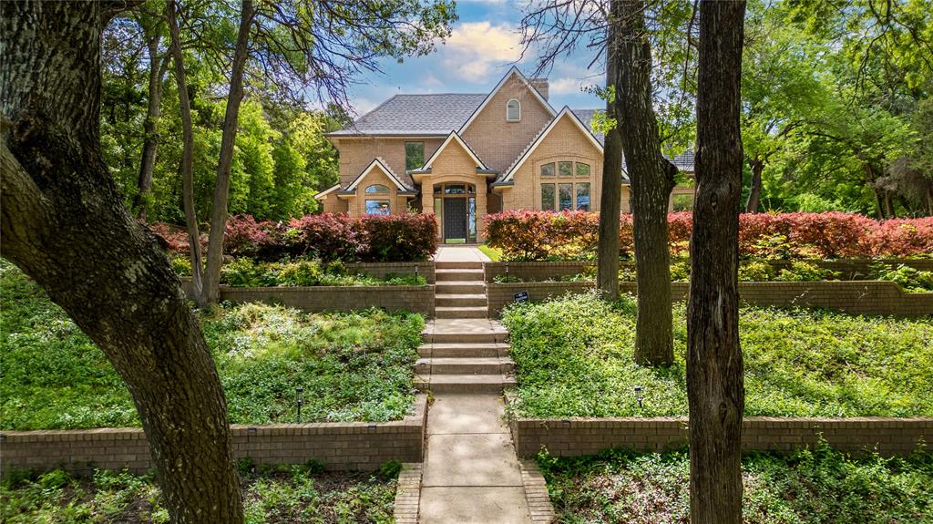 1254 Whispering Oaks Dr, Desoto, TX 75115