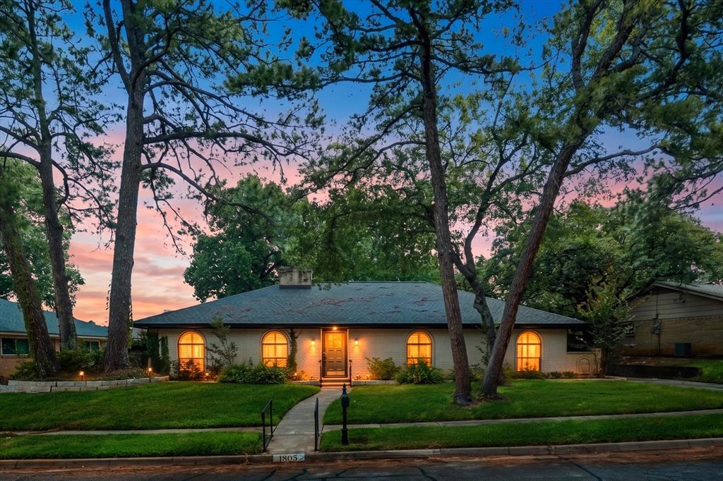 1805 Holm Oak St, Arlington, TX 76012