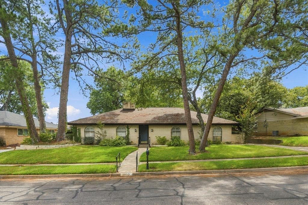 1805 Holm Oak St, Arlington, TX 76012 photo