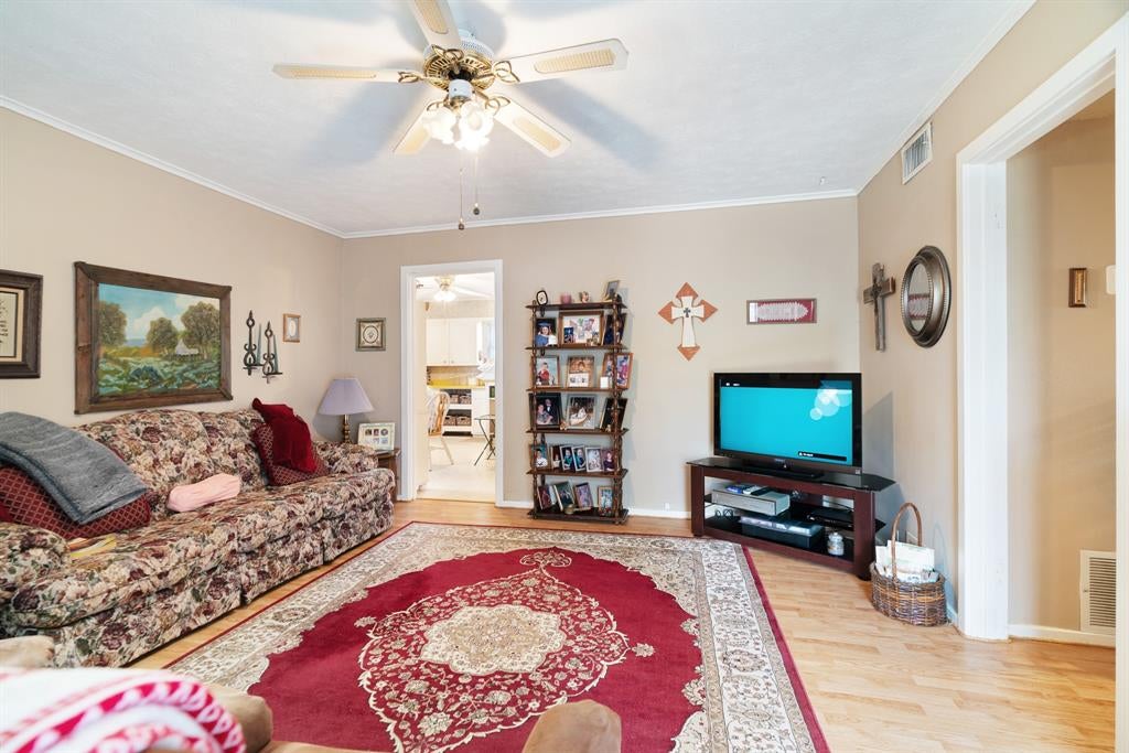 149 30 St, Paris, TX 75460 photo
